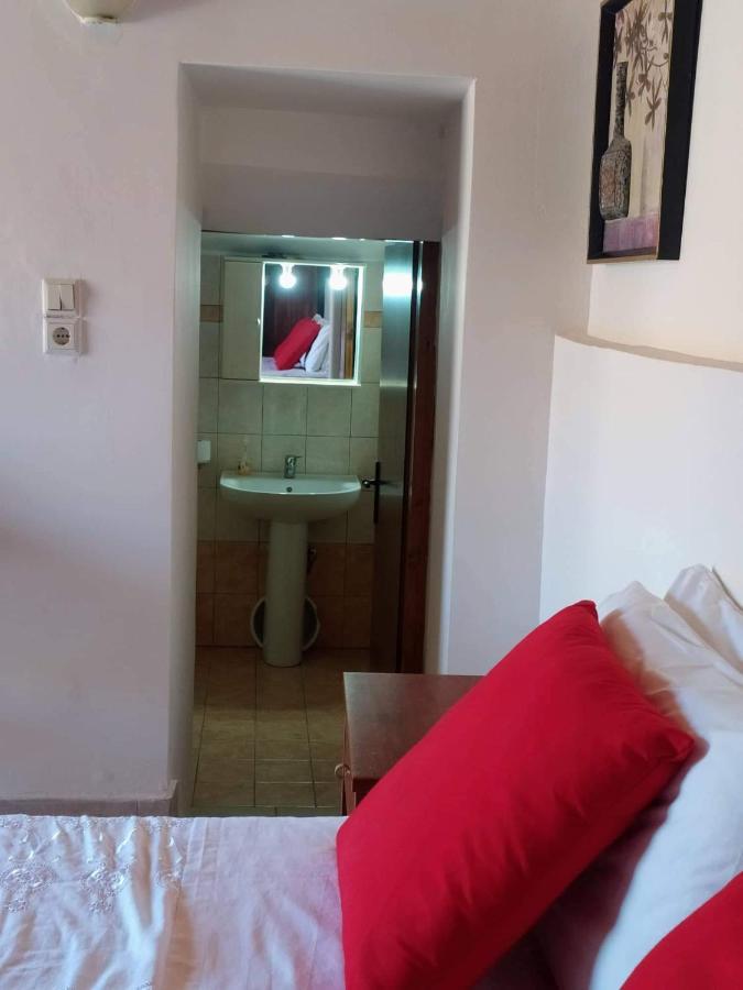 Kalypso Apartment Chalki Town Esterno foto